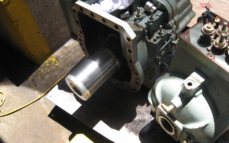 スクリュー冷凍機、スクリューチラーユニット点検・整備02